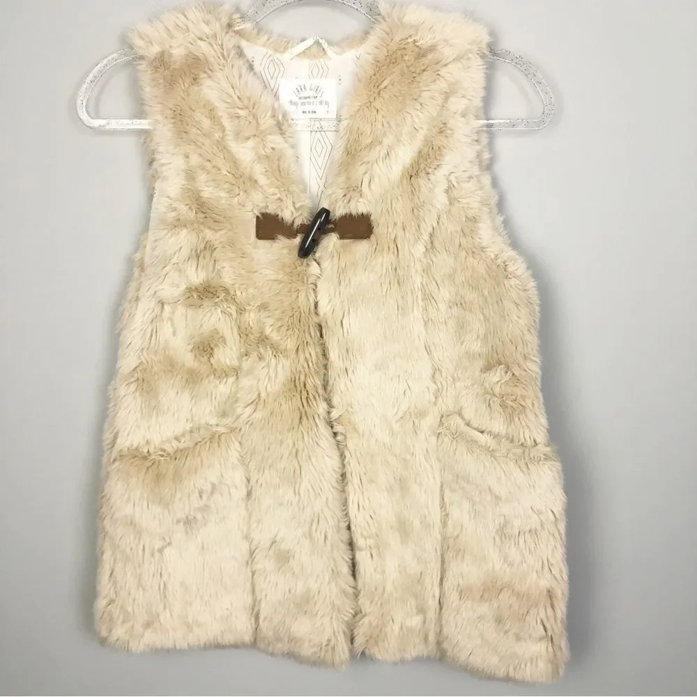 ZARA | Girl’s Cream Faux Fur Buckle Front Sleeveless Vest Youth Size 11-12 Years